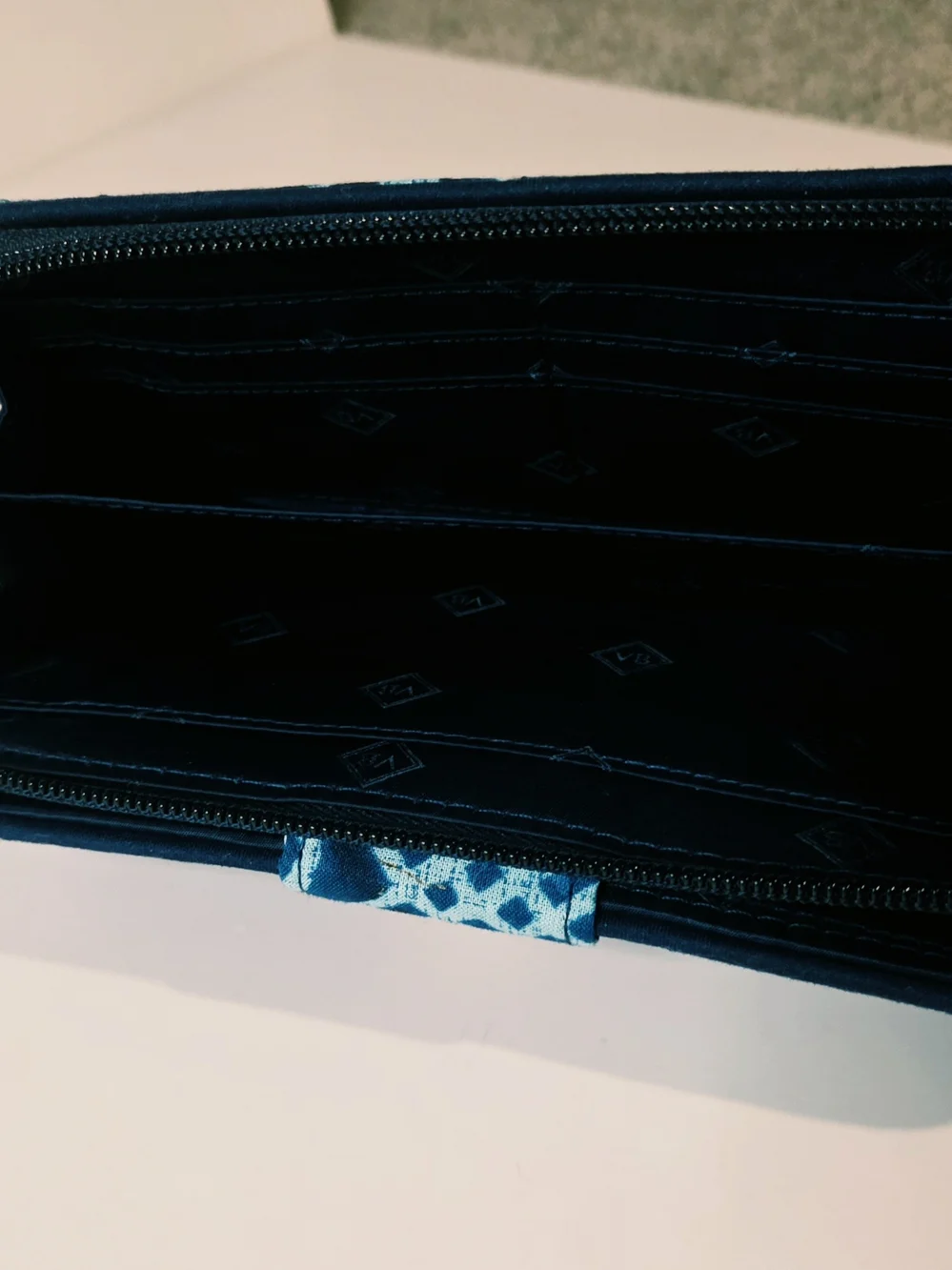 Vera Bradley Wallet Quilted Turn Lock Cuban Tiles Blue Teal New - Picture 4 of 7